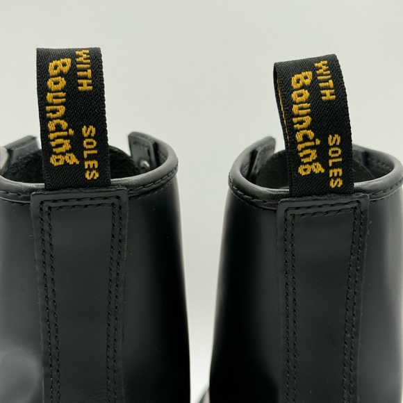 Dr. Martens 11821 Black Leather Combat Boots Women's AirWair Size 6 - Picture 12 of 17